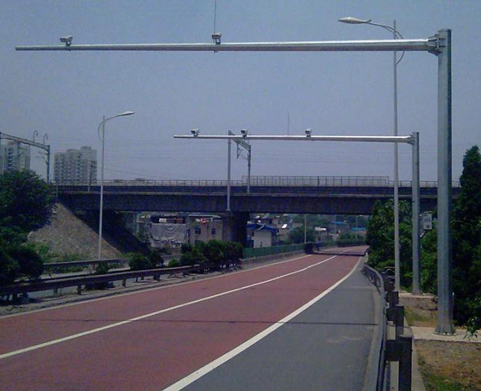 公路监控杆